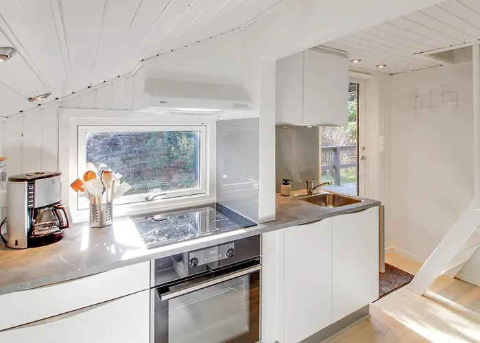 Eliene - 500m From The Sea By Interhome