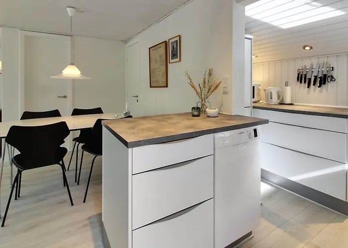 Holiday home Eliene - 500m From The Sea By Interhome *